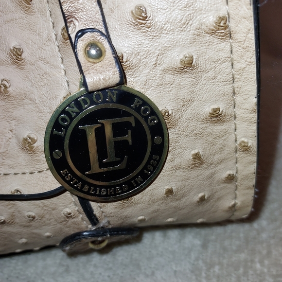 London Fog Faux Ostrich Leather Tan Hand Bag - Picture 4 of 7
